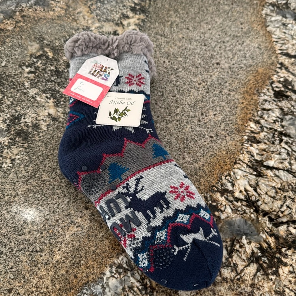 NWT Muk Luks Sherpa Socks